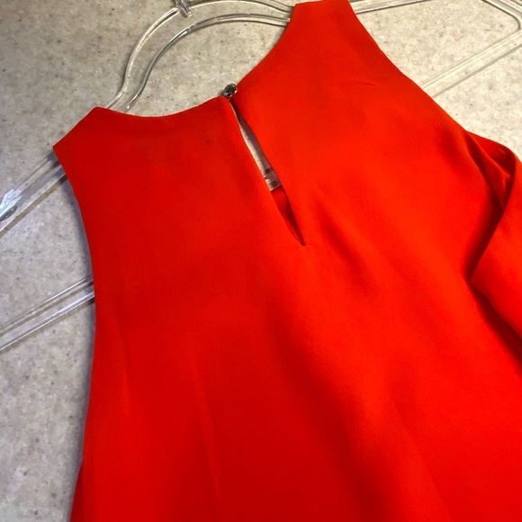 🌸🌸 Vince Camuto Bold Red Sleeveless Top - Picture 4 of 4